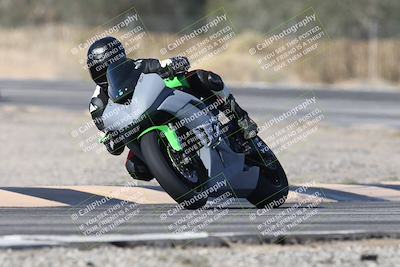 media/Dec-01-2025-Moto Forza (Mon) [[2daa91e15f]]/1-Advanced Group/Session 3 (Turn 3)/